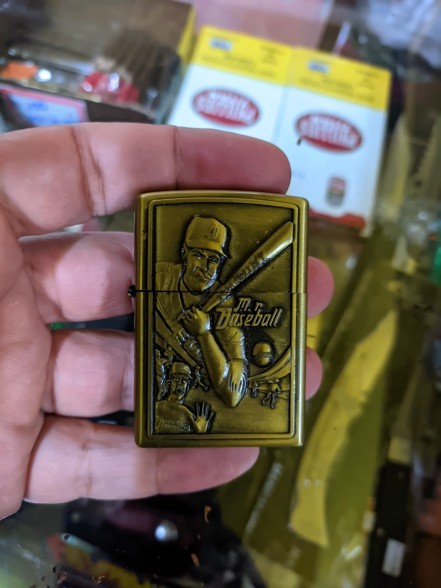 Isqueiro estilo Zippo Dourado